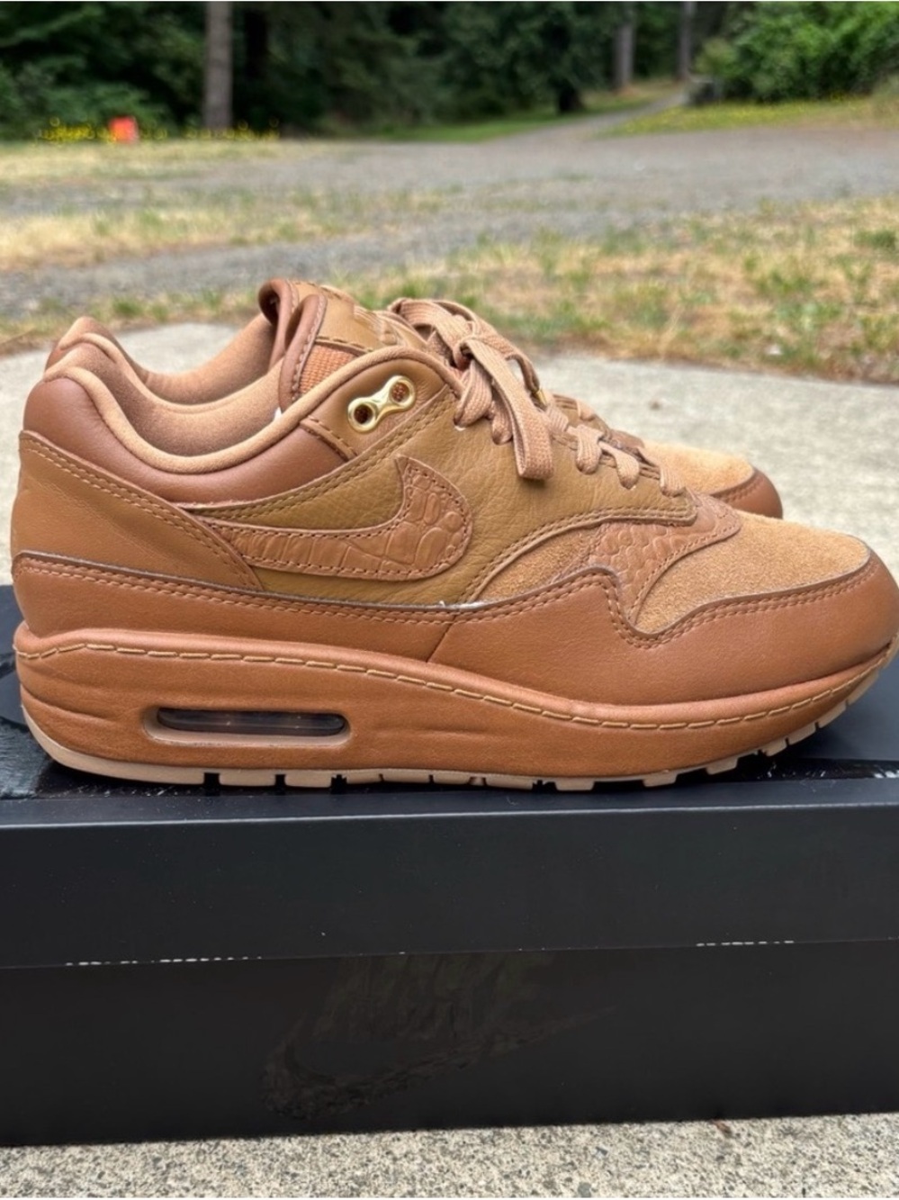Nike Air Max 1'87 NBHD Ale
Brown DV3888-200 NIB
Women's Size 7.5